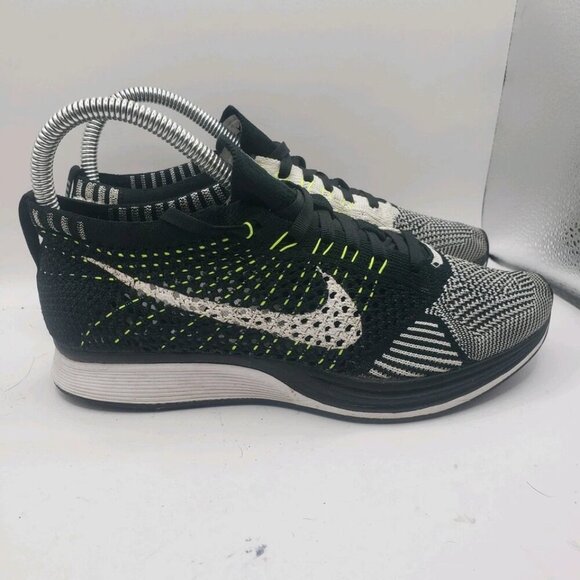 NIKE Flyknit Racer Black WHITE OREO WOMENS SIZE 6.5 RUNNING FLATS Shoes - Picture 1 of 9
